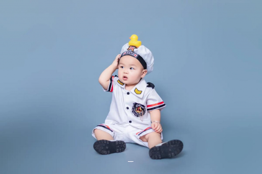 保亭宝宝频繁使劲扭动哼唧