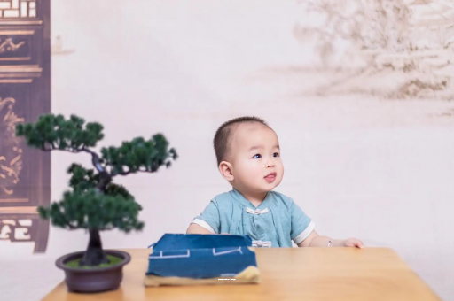 保亭宝宝几个月用拉拉裤 保亭宝宝几个月用拉拉裤