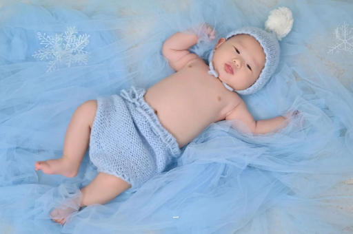 保亭摸孕妇肚子沾喜气